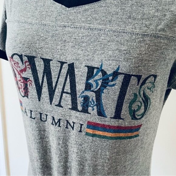 Lot of NWT Harry Potter Keychain Hogwarts Houses + Hogwarts T-Shirt (Size XS) - Picture 8 of 16